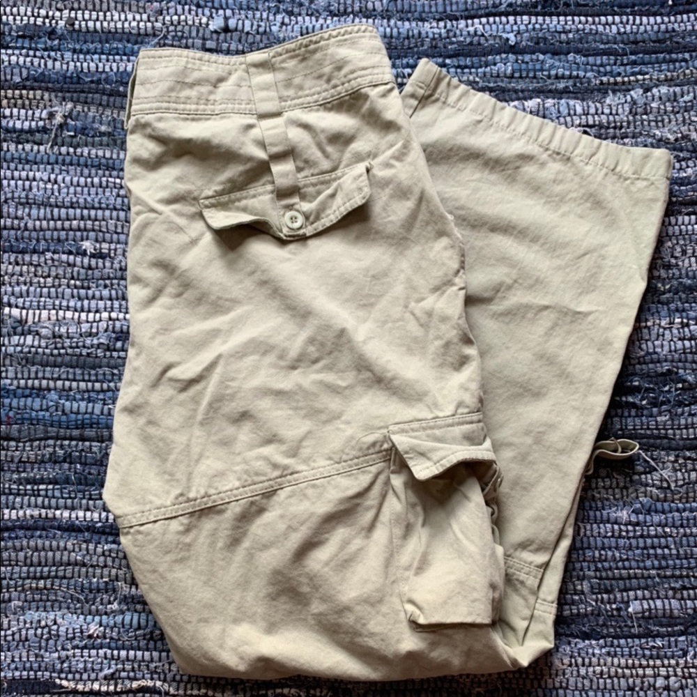 👉🏽Olive cargo pants 👈🏽